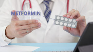 Leia mais sobre o artigo Qual é o papel da metformina no tratamento da SOP?