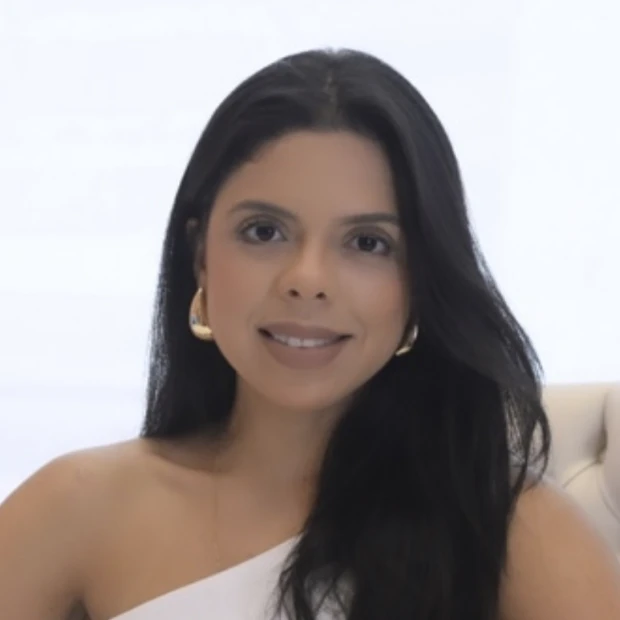 Lívia Cisneiros Goes